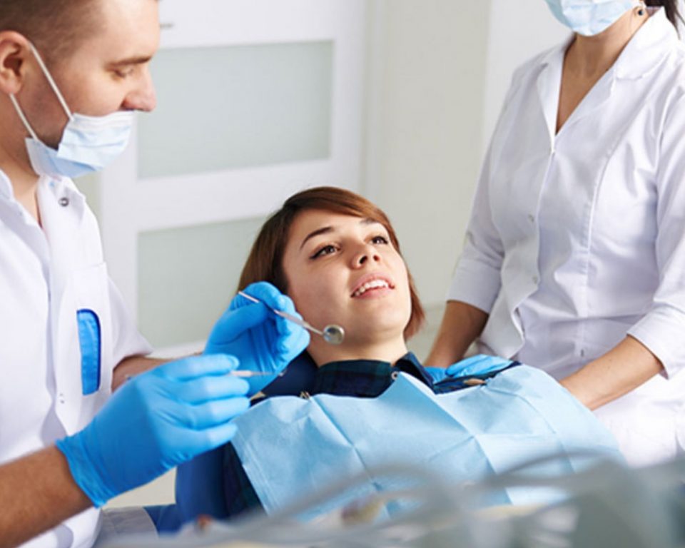 jak powstaje kamień nazębny